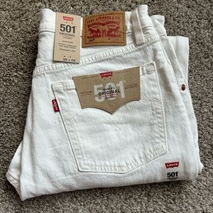 Levi’s 501 High-Rise Cropped Jeans